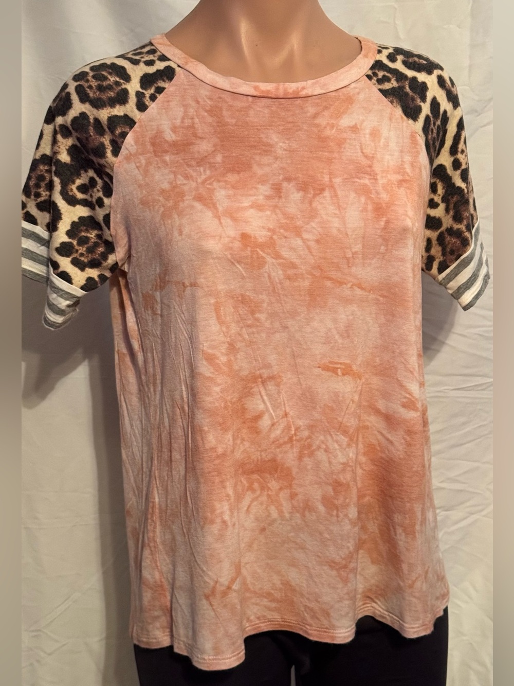 Cute summer coral Tie-Dye Raglan Tee with Leopard Print Sleeves S